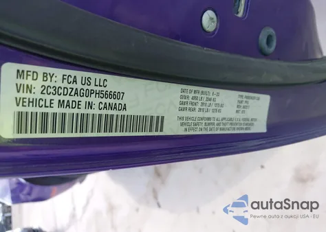 2023 Dodge Challenger Sxt z USA, uszkodzony, nr VIN 2C3CDZAG0PH566607